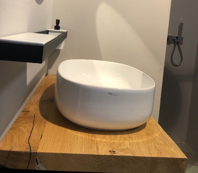 Mobile bagno con top in legno