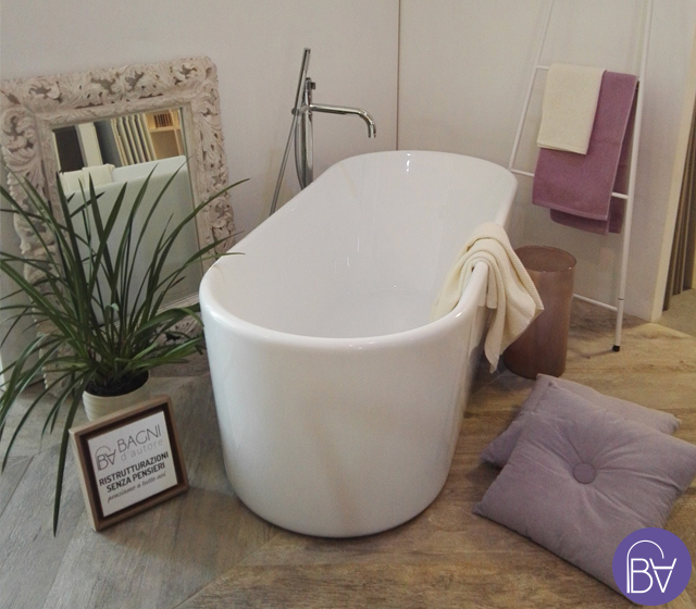 Vasca centro stanza linea