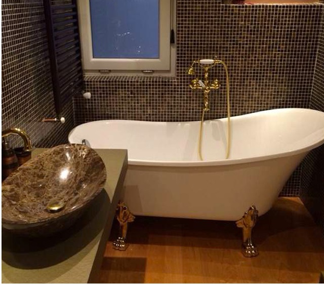 Gruppo vasca esterno con doccia Oxford Oro